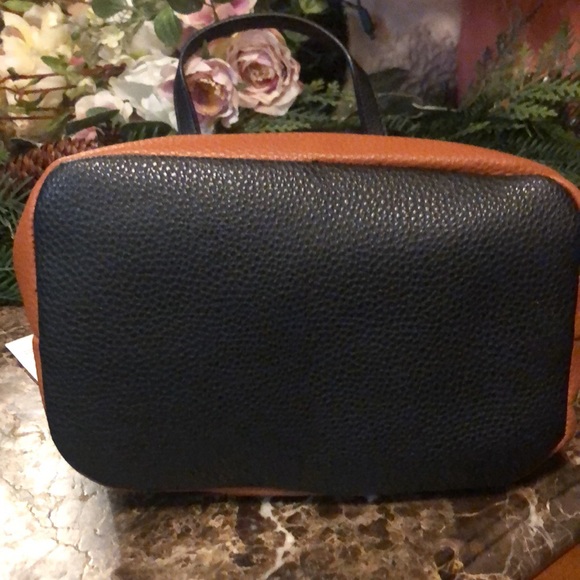 NWT ANNE KLEIN "GABBY BUCKET" BROWN LEATHER TOTE - Picture 7 of 8